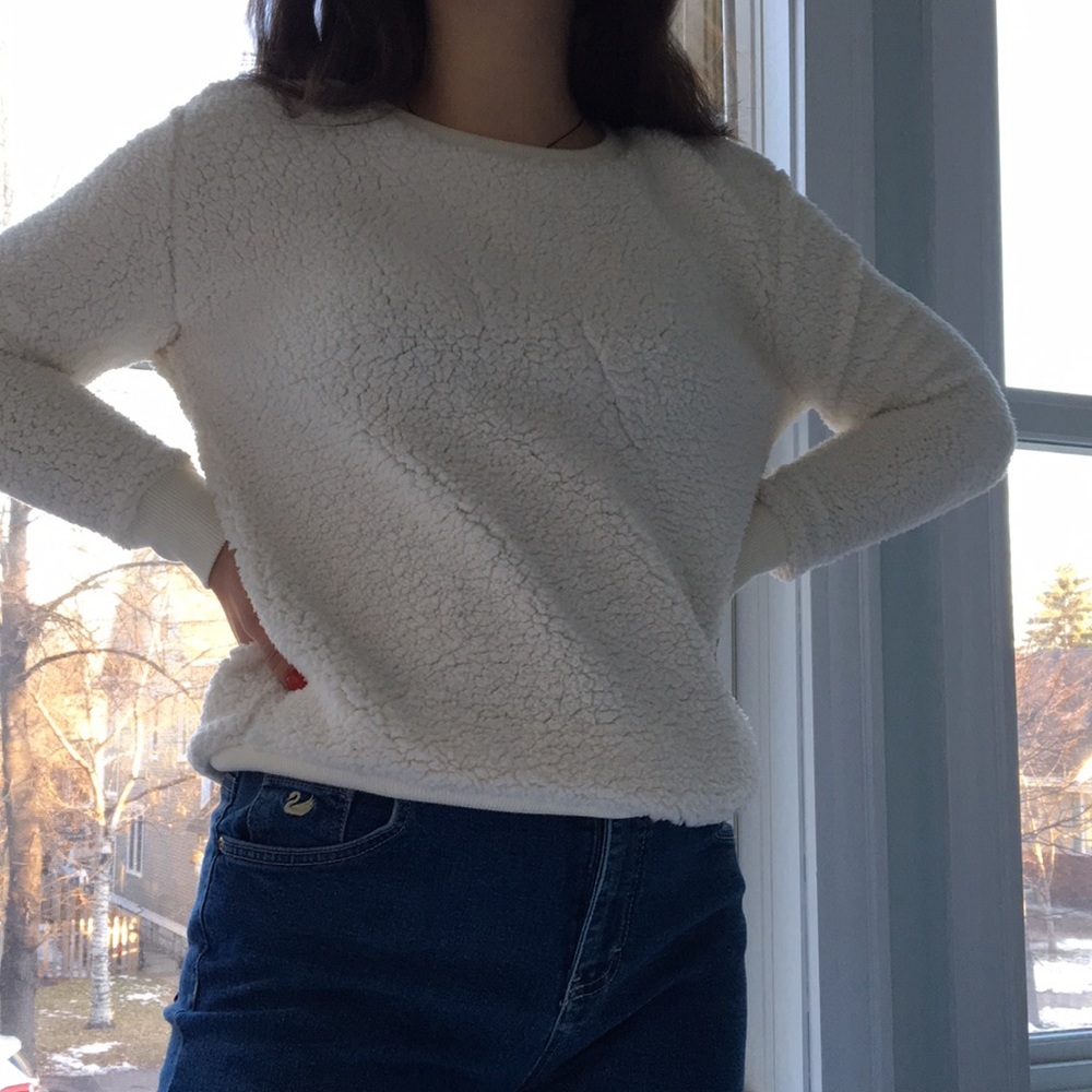 sweater - Picture 2 of 4